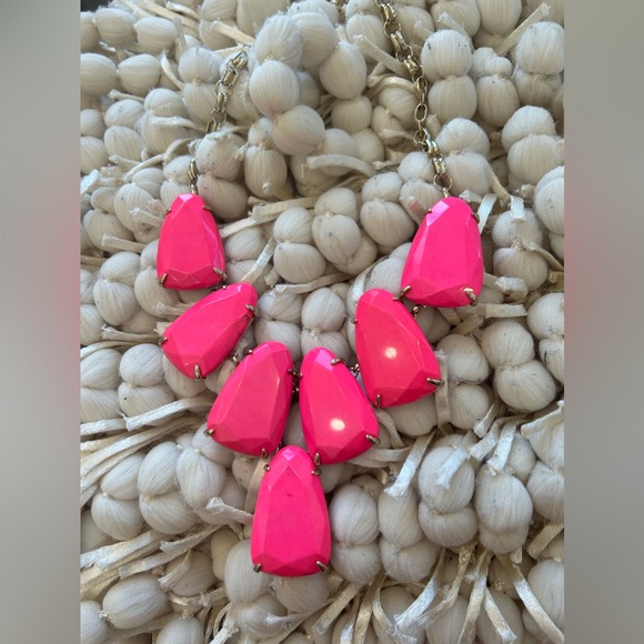 Kendra Scott Hot Pink Harlow Necklace - Picture 4 of 4